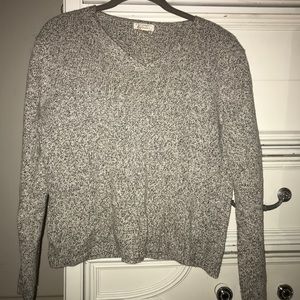 white/black/grey long sleeve top